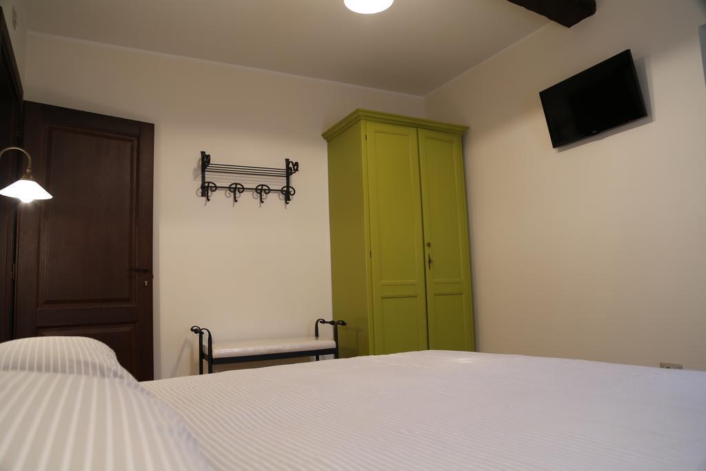Agriturismo Dai Marchesin Nasino ภายนอก รูปภาพ